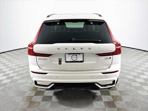 2024 Volvo XC60 Plus Dark Theme