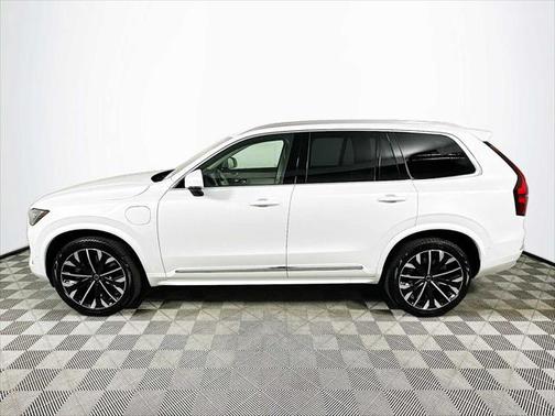 2025 Volvo XC90 Plug-In Hybrid T8 Ultra 6-Seater