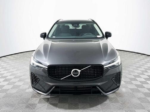 2024 Volvo XC60 Recharge Plug-In Hybrid T8 Plus Dark Theme