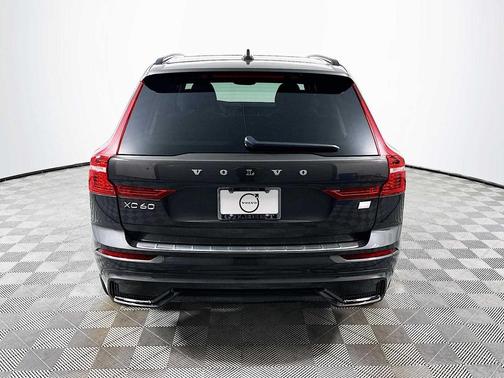 2024 Volvo XC60 Recharge Plug-In Hybrid T8 Plus Dark Theme