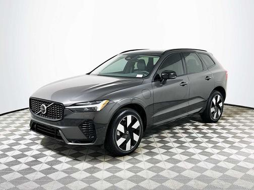 2024 Volvo XC60 Recharge Plug-In Hybrid T8 Plus Dark Theme