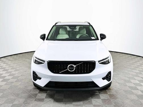 CLOUD BLU 2026 Volvo XC40 Ultra, B5 AWD Gas (mild hybrid), Dark