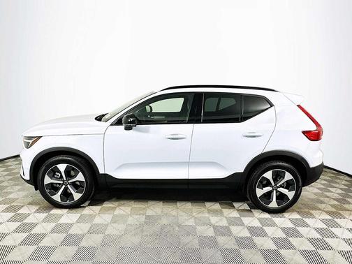 2026 Volvo XC40 B5 Plus