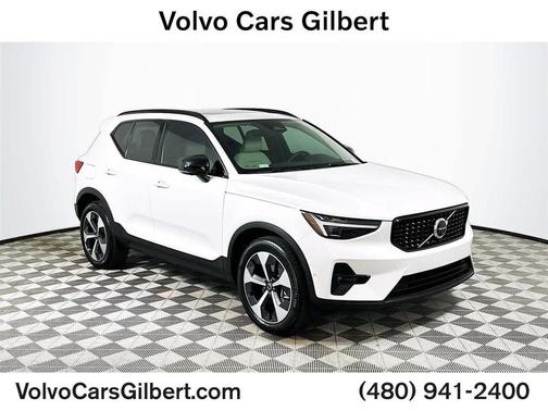 2025 Volvo XC40 B5 Plus Dark Theme