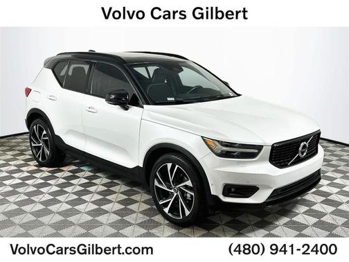 CRYSTAL WHITE MET 2020 Volvo XC40 T5 R-Design