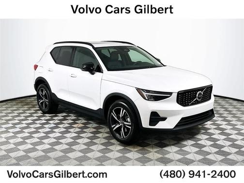 2026 Volvo XC40 Core, B5 AWD Gas (mild hybrid), Dark