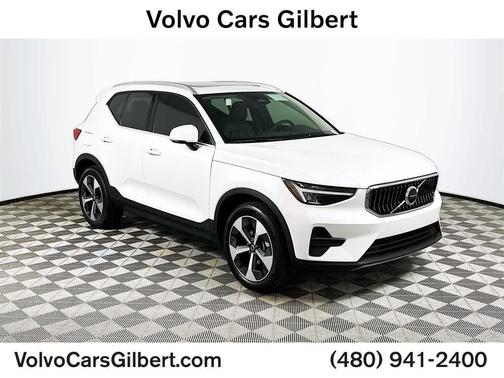 2025 Volvo XC40 B5 Core Bright Theme