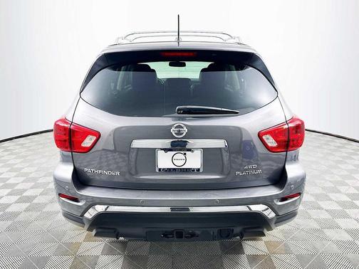 2018 Nissan Pathfinder Platinum