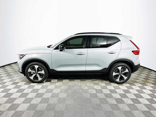 VAPOUR GRY MET 2026 Volvo XC40 Plus, B5 AWD Gas (mild hybrid), Dark