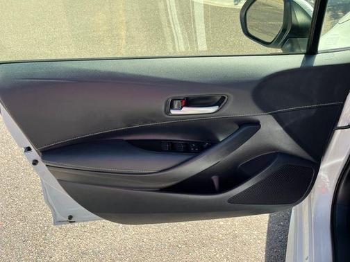 2024 Toyota Corolla Hatchback SE
