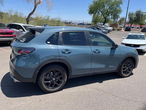 Pearl 2025 Honda HR-V Sport