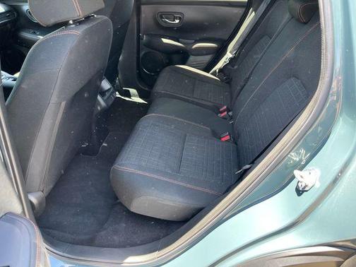 Pearl 2025 Honda HR-V Sport