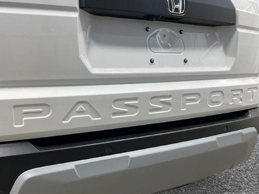 Platinum White Pearl 2026 Honda Passport RTL