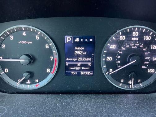 2017 Hyundai SONATA SE