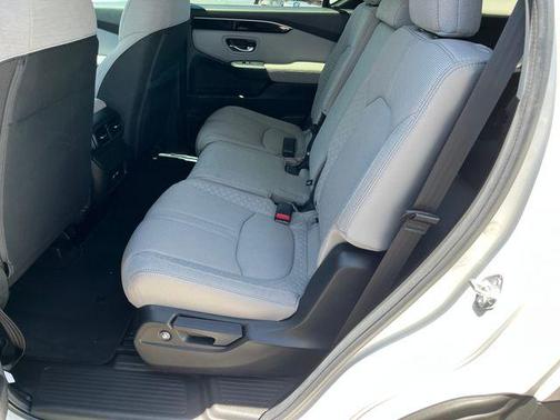 Platinum White Pearl 2023 Honda Pilot LX