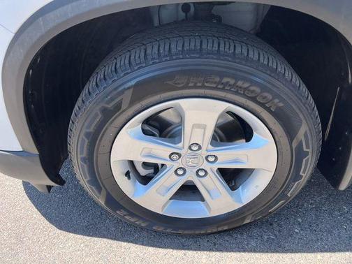 Platinum White Pearl 2023 Honda Pilot LX
