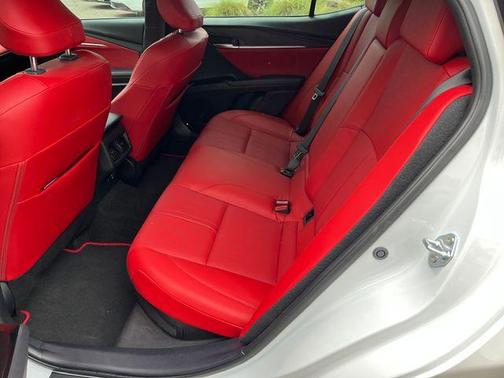 Wind Chill Pearl 2025 Toyota Camry XSE