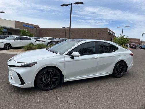 Wind Chill Pearl 2025 Toyota Camry XSE