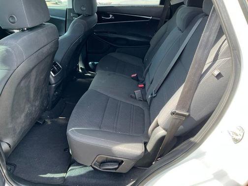 2019 Kia Sorento L