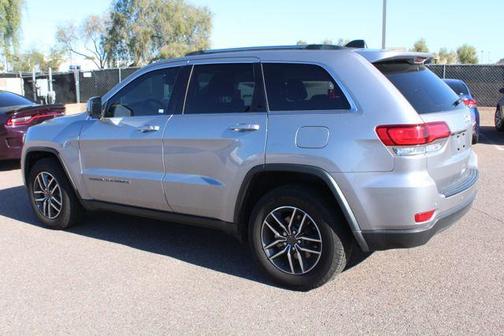 2020 Jeep Grand Cherokee Laredo E