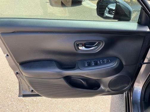 Modern Steel Metallic 2025 Honda HR-V LX