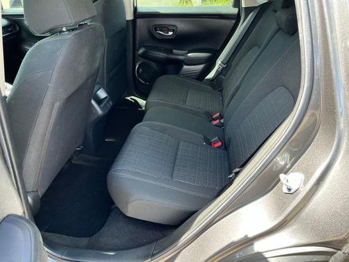 Modern Steel Metallic 2025 Honda HR-V LX