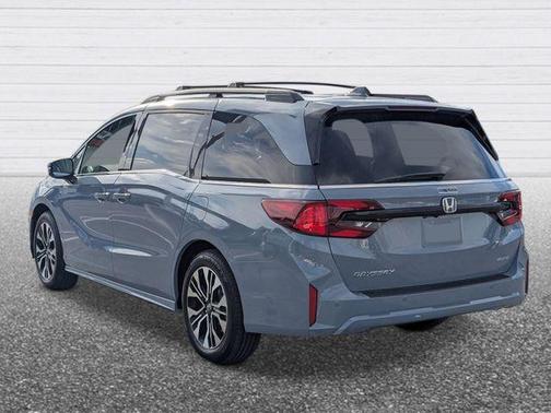 Sonic Gray Pearl 2026 Honda Odyssey Elite
