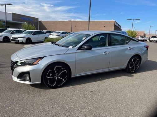 2023 Nissan Altima 2.5 SR