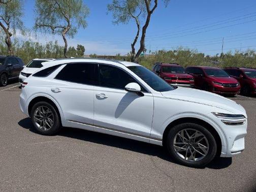 White 2022 Genesis GV70 2.5T
