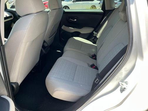 Platinum White Pearl 2025 Honda HR-V LX