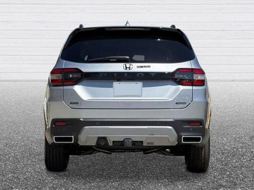 Solar Silver Metallic 2026 Honda Pilot Touring S
