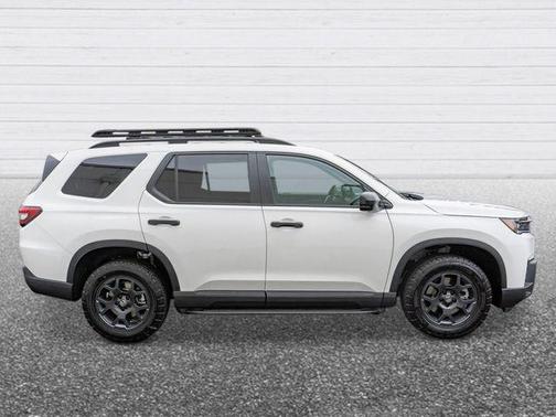 Platinum White Pearl 2026 Honda Pilot TrailSport