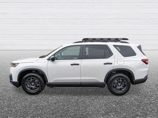 Platinum White Pearl 2026 Honda Pilot TrailSport