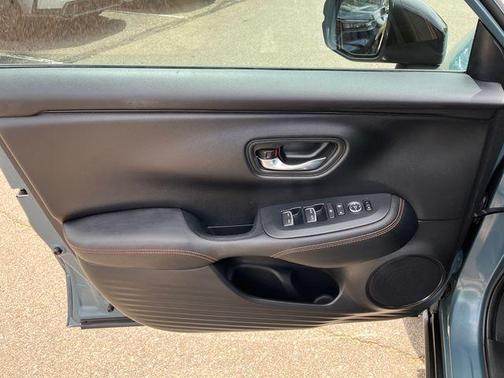 Pearl 2024 Honda HR-V Sport