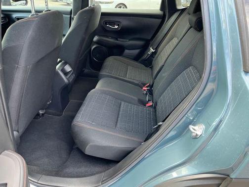 Pearl 2024 Honda HR-V Sport