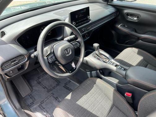 Pearl 2024 Honda HR-V Sport