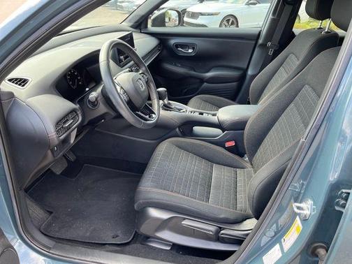 Pearl 2024 Honda HR-V Sport