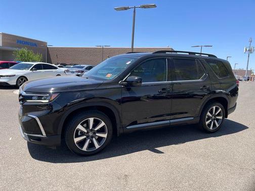 Crystal Black Pearl 2025 Honda Pilot Touring