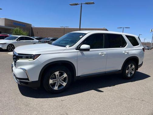 Platinum White Pearl 2023 Honda Pilot EX-L 7-Passenger