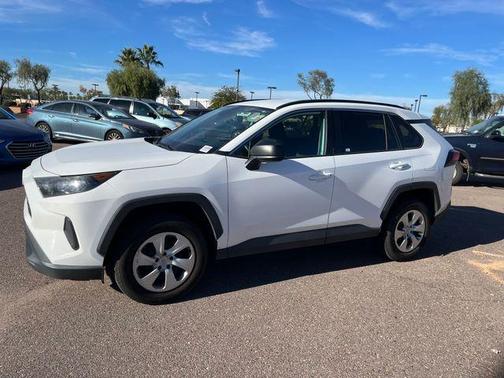 2020 Toyota RAV4 LE