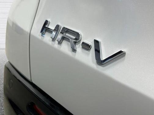 Platinum White Pearl 2027 Honda HR-V EX-L