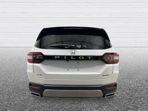 Platinum White Pearl 2026 Honda Pilot Touring