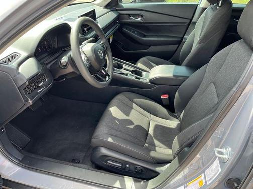 Urban Gray Pearl 2025 Honda Accord SE