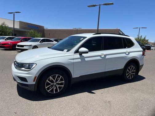 Pure White 2019 Volkswagen Tiguan 2.0T SE
