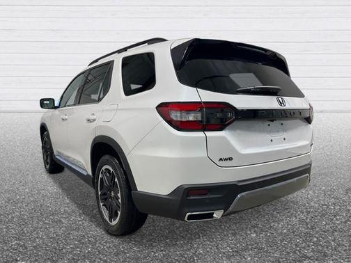 White Diamond Pearl 2026 Honda Pilot Touring S