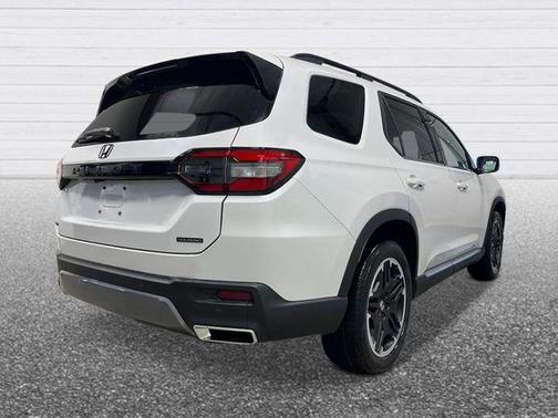 White Diamond Pearl 2026 Honda Pilot Touring S