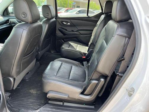 Summit White 2020 Chevrolet Traverse RS