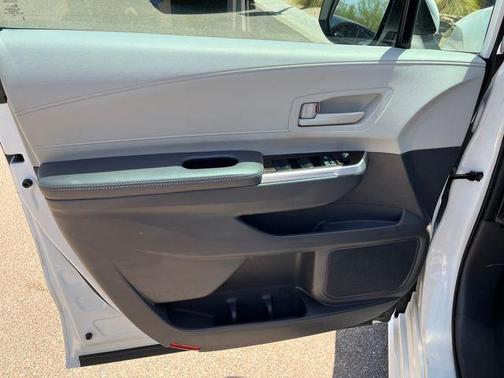 2022 Toyota Sienna LE