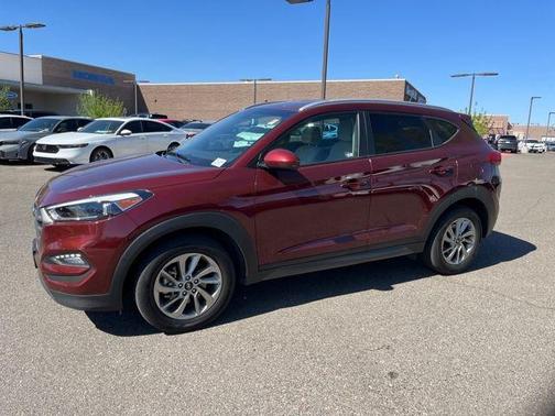 2016 Hyundai TUCSON SE