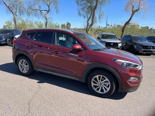 2016 Hyundai TUCSON SE